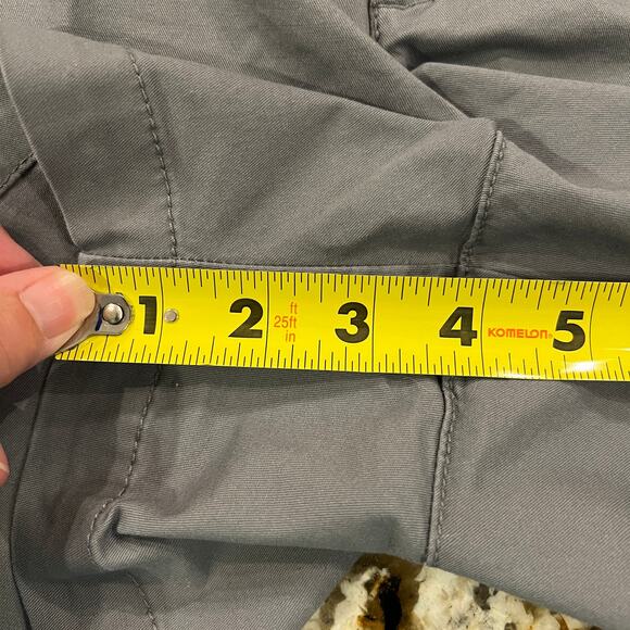 Old Navy Women's Grey High Rise Everyday Short - SIZE 10 - Picture 8 of 8